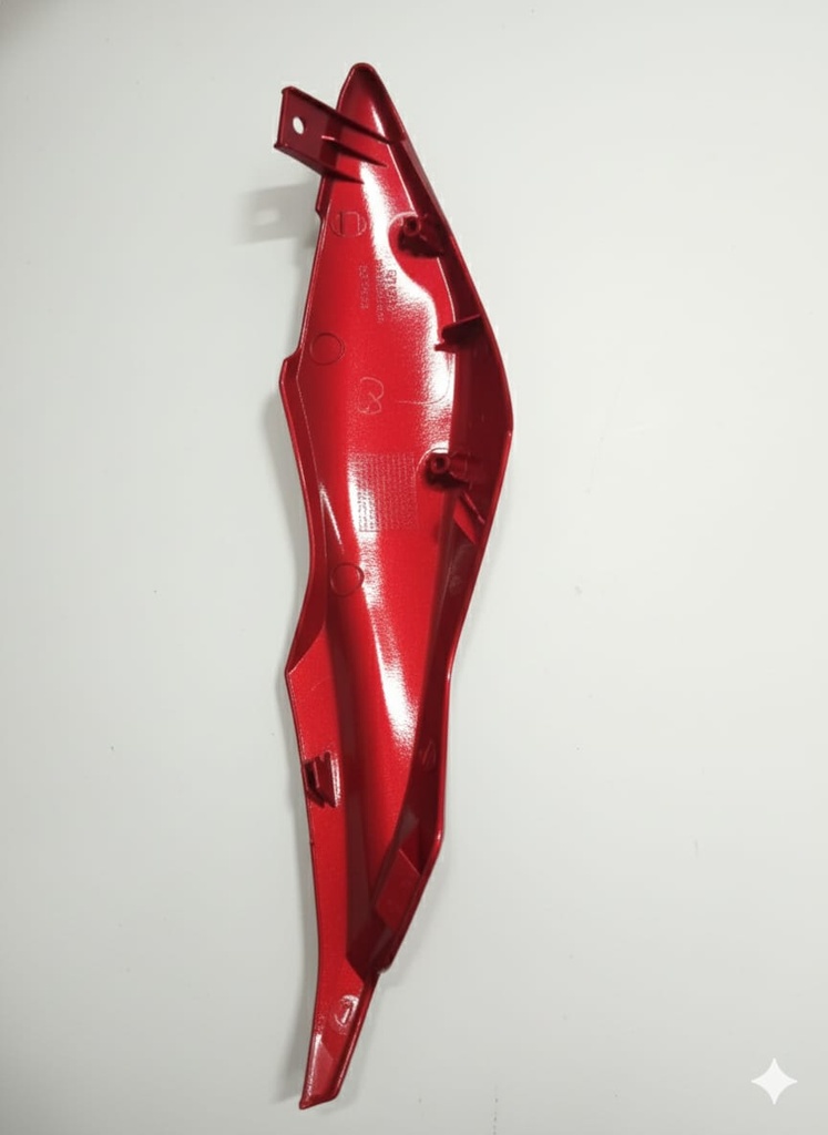 TAPADERA DE CARENA DER,